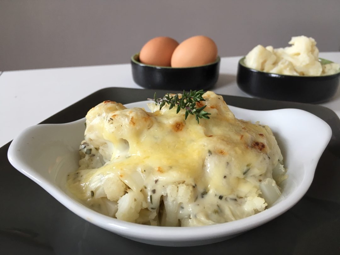 Recette de gratin de chou fleur et oeuf dur à la béchamel au thym