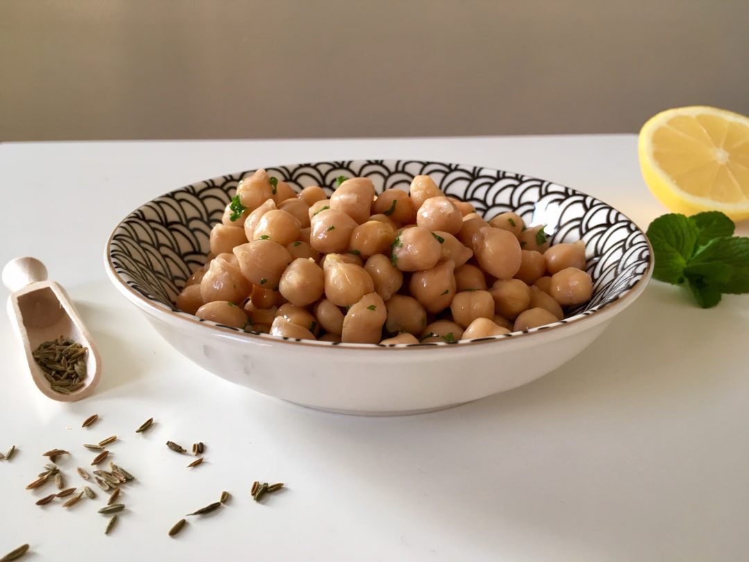 Salade de pois chiches à la menthe, au cumin et au citron