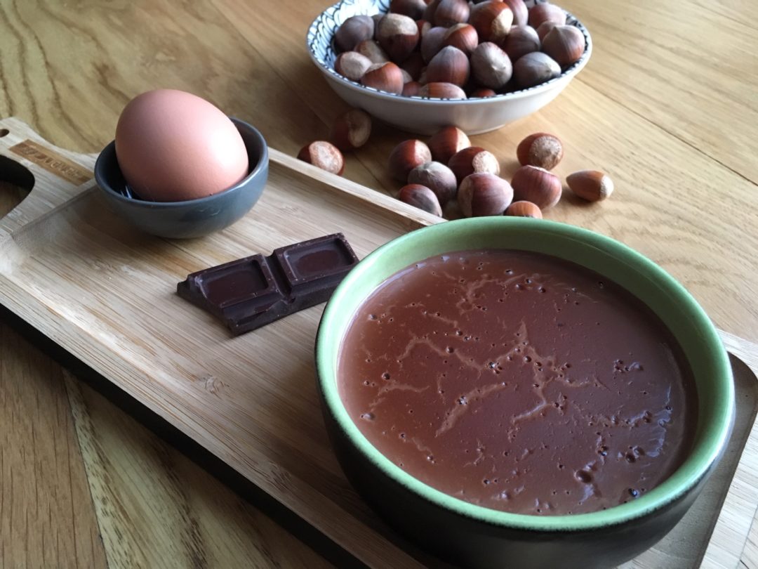 Crème au chocolat et noisettes