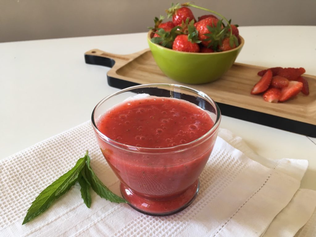 Soupe de fraises à la menthe