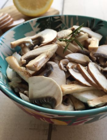 Salade de champignons à la sarriette et au citron