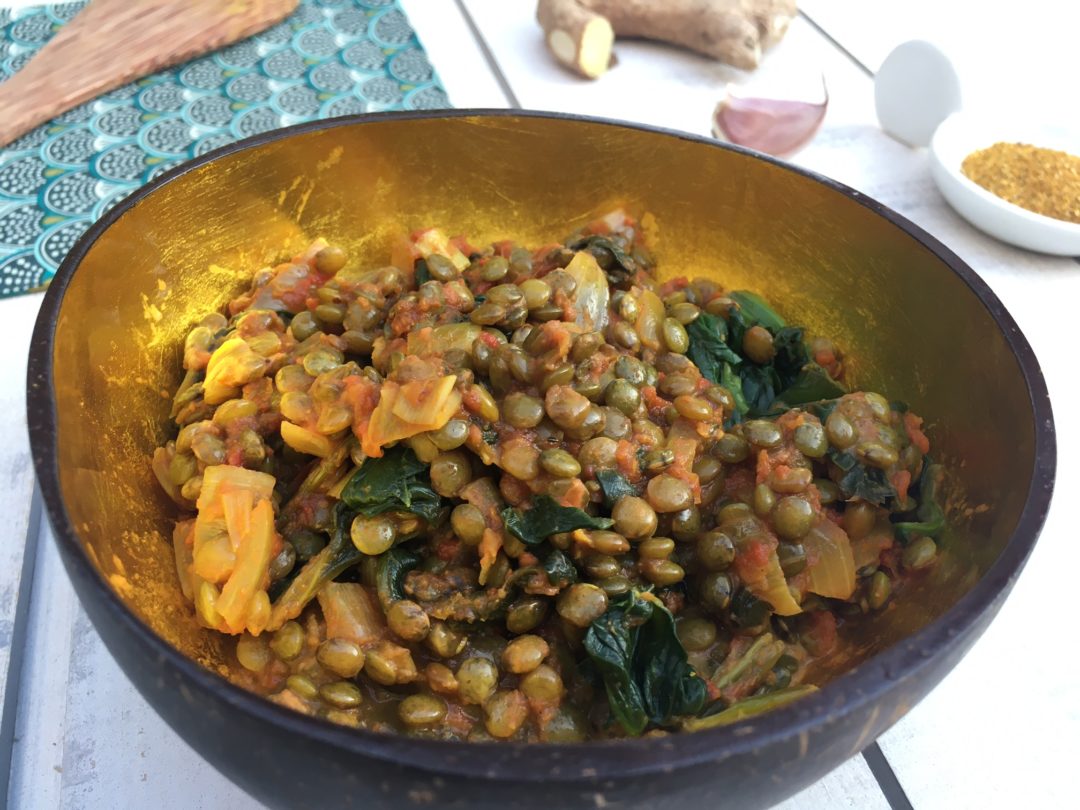 Dhal de lentilles vertes aux tomates et lait de coco